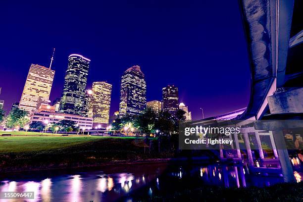 centro de houston - houston skyline fotografías e imágenes de stock