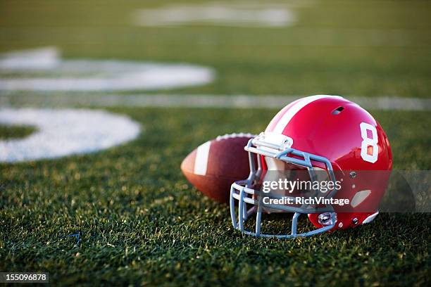 american football helmet - football americain stock pictures, royalty-free photos & images