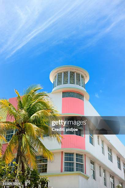 art deco hotel facade in miami florida usa - 邁阿密海灘 個照片及圖片檔