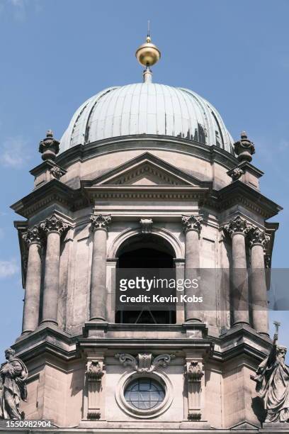 front view of berlin cathedral's tower in berlin, germany. - stadtsilhouette stock pictures, royalty-free photos & images