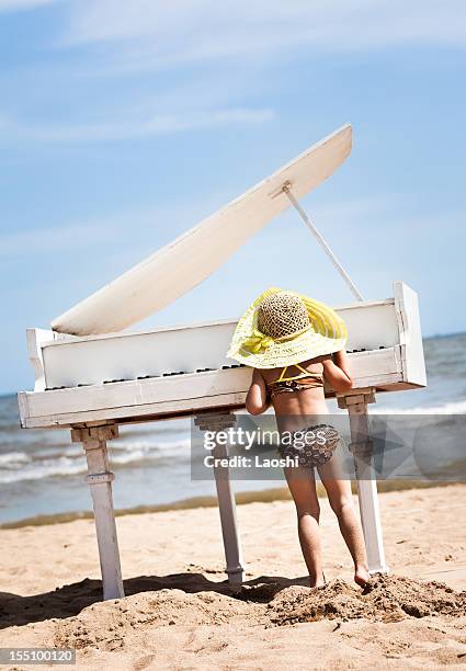 little pianiste - classical stock photos et images de collection