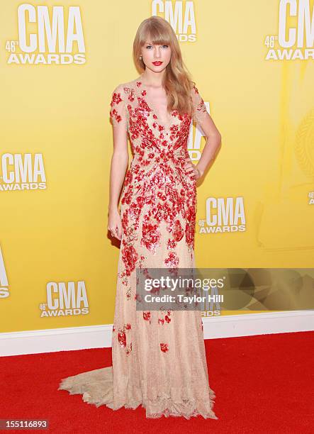 Taylor Swift attends the 46th annual CMA Awards at the Bridgestone Arena on November 1, 2012 in Nashville, Tennessee.