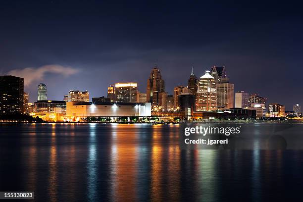 detroit skyline - detroit michigan night stock pictures, royalty-free photos & images