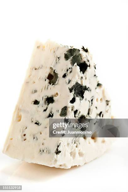 stück französischen roquefort - stilton stock-fotos und bilder