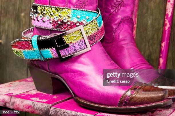 fuschia cowboy boots with rhinestone belt - rhinestone stockfoto's en -beelden