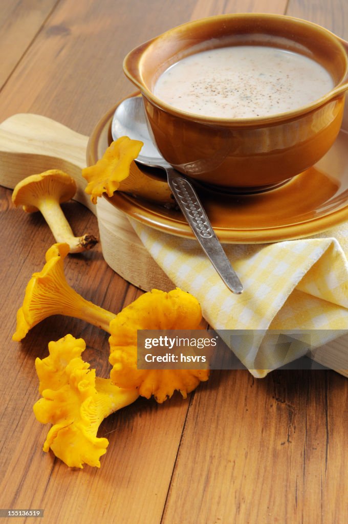 Cantarelo Sopa de Cogumelo-Pfifferlingssuppe (Cantharellus cibarius