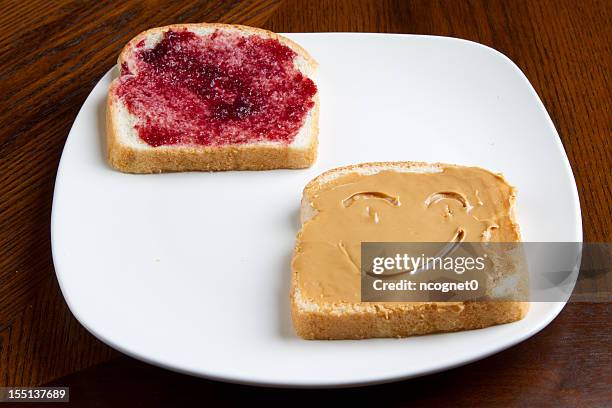 happy-sandwich - peanut butter and jelly stock-fotos und bilder