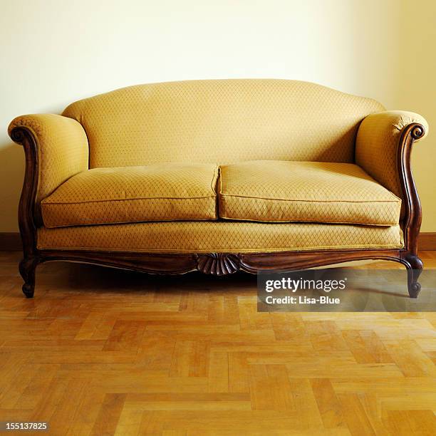 divano vintage - antique sofa styles foto e immagini stock