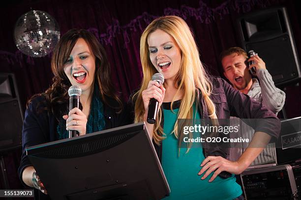 Camera Riake For Singer 73 Karaoke Monitor Stock Photos, High-Res Pictures, and Images - Getty ...