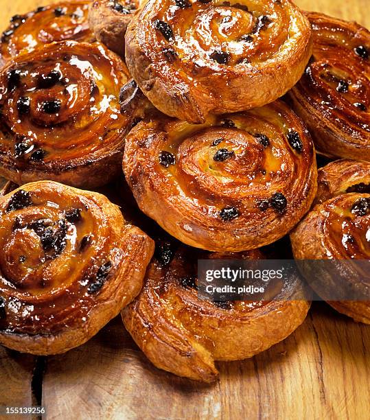 pastel danés - sweet bread fotografías e imágenes de stock