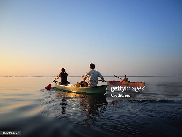 canoe and kayak - sjoerd van der wal or sjo nature stockfoto's en -beelden