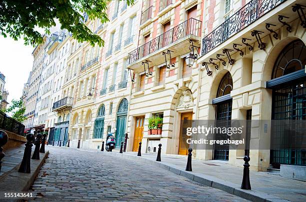 place dauphine di île de la cité a parigi, in francia - île de la cité foto e immagini stock