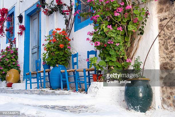 casa di villaggio sull'isola di kos, grecia - kos foto e immagini stock