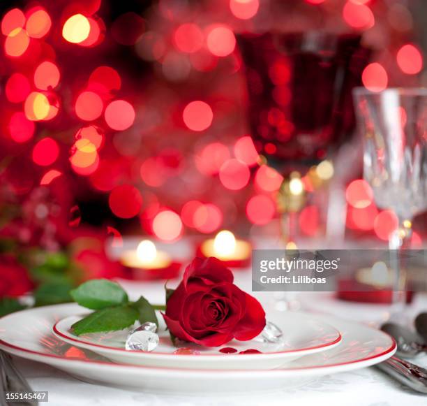 una cena romantica - valentines day dinner foto e immagini stock