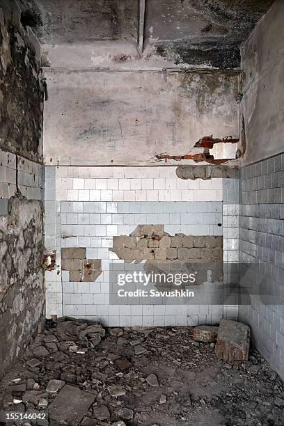 destroyed room - beengt stock pictures, royalty-free photos & images