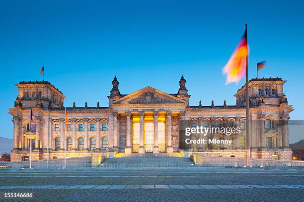 reichstag, berlin, deutschland - reichstag berlin nacht stock-fotos und bilder