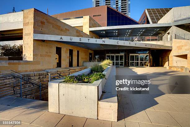 austin city hall (tx - austin texas fotografías e imágenes de stock