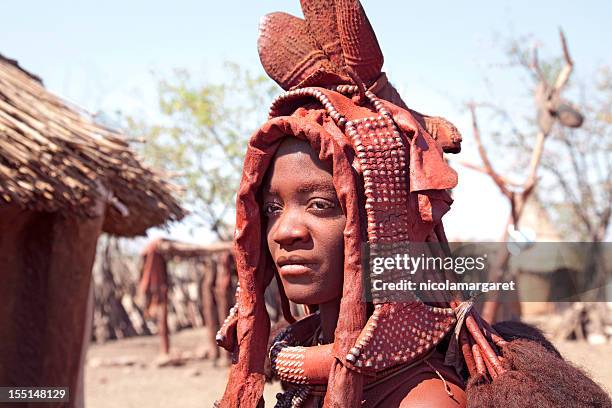 himba bride. namibia. - himba stockfoto's en -beelden