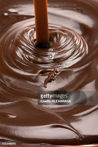 chocolate derretido - calda de caramelo imagens e fotografias de stock