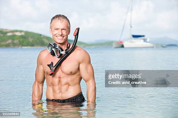 mergulho livre homem em veleiro de - tronco nu imagens e fotografias de stock