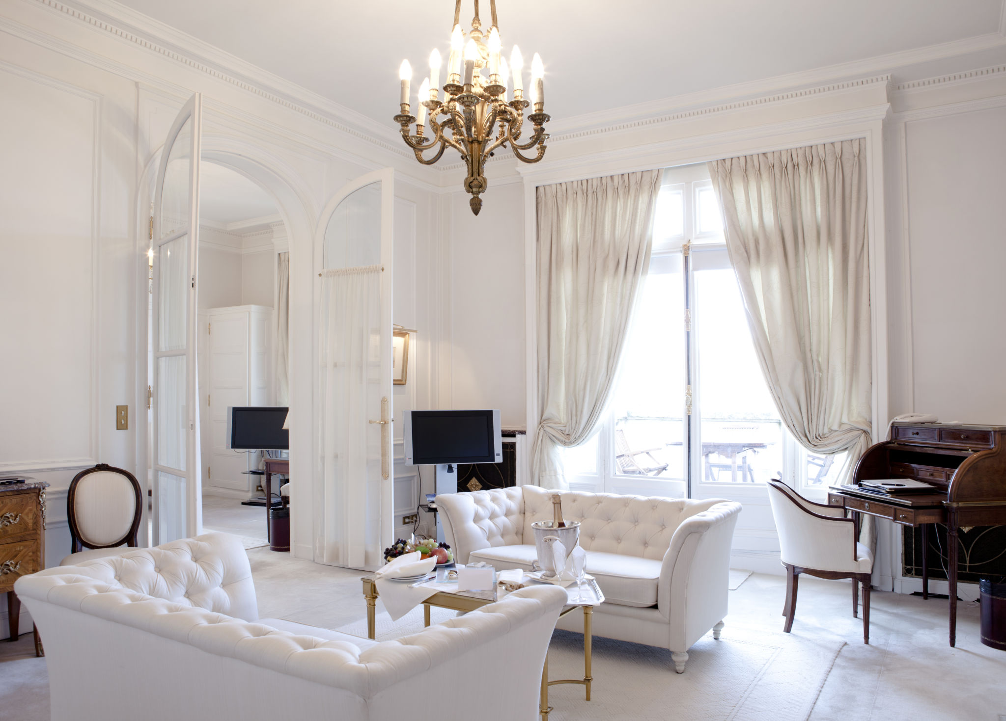 luxury hotel room