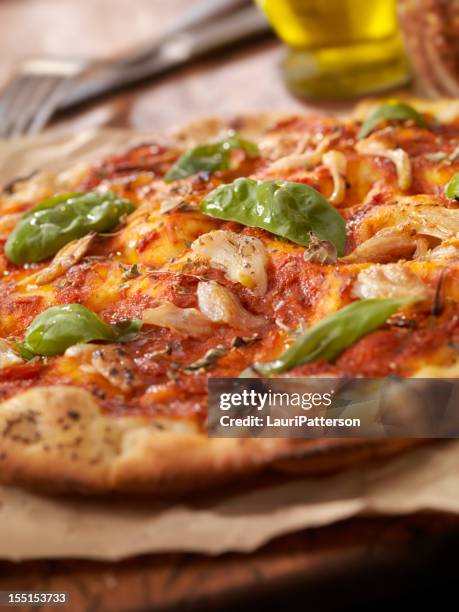 pizza alla marinara - senza glutine foto e immagini stock