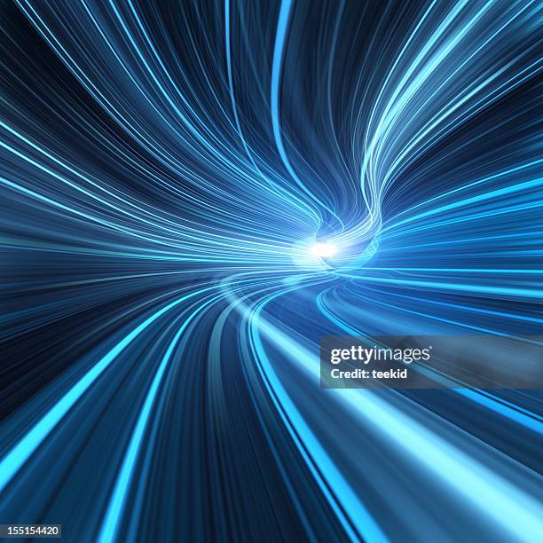fahren durch einen tunnel mit high-speed-internetzugang - trennungslinie stock-fotos und bilder