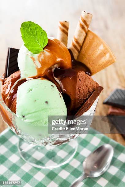 ice cream sundae - fudge sauce stock pictures, royalty-free photos & images