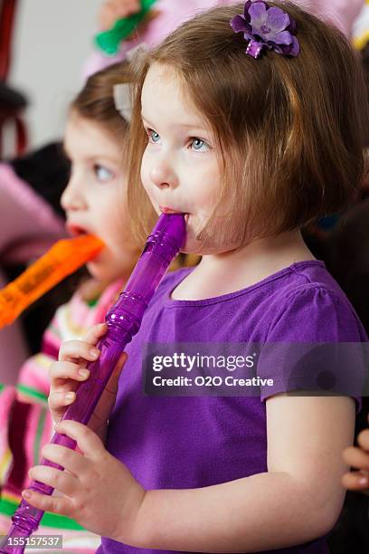 preschool children in una classe di musica - flauto dolce foto e immagini stock