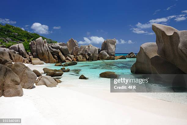 abgeschiedenen bucht anse marron, seychellen - seychellen stock-fotos und bilder