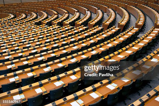 Semicerchio di posti vuoti Parlamento europeo di Bruxelles Semicerchio di posti vuoti Parlamento europeo di Bruxelles