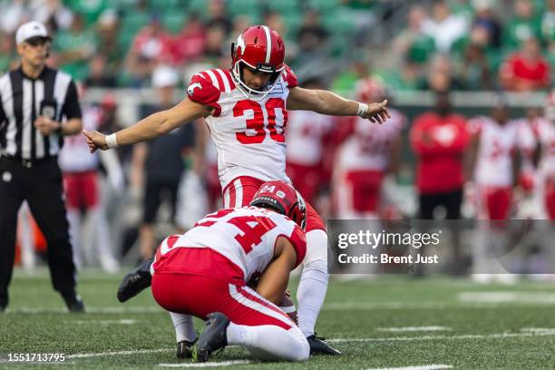 René Paredes of the Calgary Stampeders kicks a field goal in the game between the Calgary Stampeders and Saskatchewan Roughriders at Mosaic Stadium...