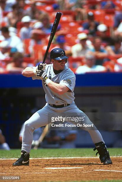 Jeff Bagwell of the Houston Astros bats against the New York Mets during an Major League Baseball game circa 1995 at Shea Stadium in the Queens...