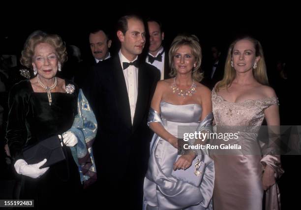 Brooke Astor, Prince Edward, Earl of Wessex, Kathy Hilton and Anne Hearst attend The Royal Oak Foundation Benefit Gala on March 1, 1999 at the...