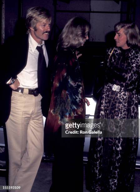 Actor Robert Redford, Lola Redford and Mary Lindsay attend Frank Sinatra Concert on October 13, 1974 at Madison Square Garden in New York City.