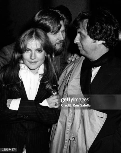 Isabelle Huppert, Jeff Bridges and director Michael Cimino attend the premiere of "Heaven's Gate" on November 18, 1980 at Cinema I in New York City.