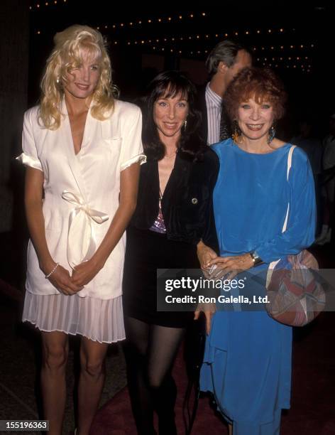 Actress Daryl Hannah, actress Shirley MacLaine and daughter Sachi Parker attend the "Postcards from the Edge" Century City Premiere on September 10,...