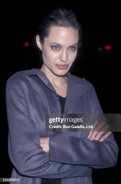 Actress Angelina Jolie attends the world premiere of "Girl Interrupted" on December 8, 1999 at the Cinerama Dome Theater in Hollywood, California.