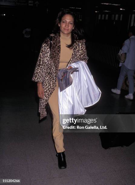 Actress Jennifer Lopez on March 19, 1997 arrives at the Los Angeles International Airport in Los Angeles, California.