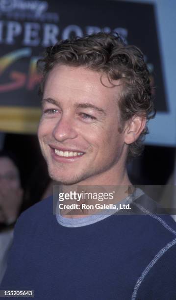Actor Simon Baker attends the premiere of "The Emperor's New Groove" on December 10, 2000 at El Capitan Theater in Hollywood, California.
