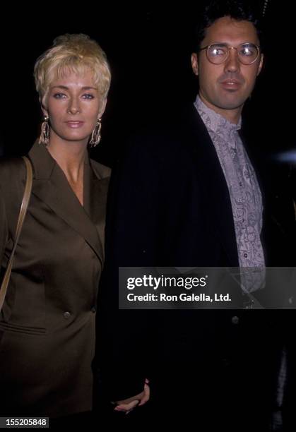 Ron Darling and wife Antoinette O'Reilly attend the premiere of "Enemies - A Love Story" on December 11, 1989 at the Crystal Pavilion in New York...