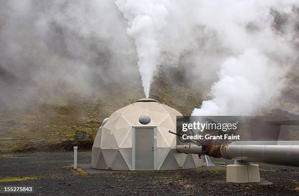 geo thermal generation. - geothermische centrale stockfoto's en -beelden