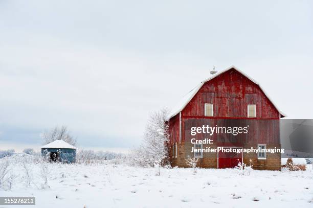 red barn in winter - wisconsin v iowa stock pictures, royalty-free photos & images