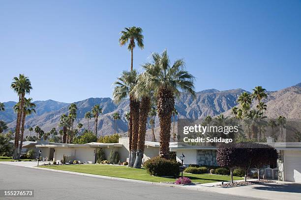 splendida architettura di metà secolo - palm-springs-california foto e immagini stock
