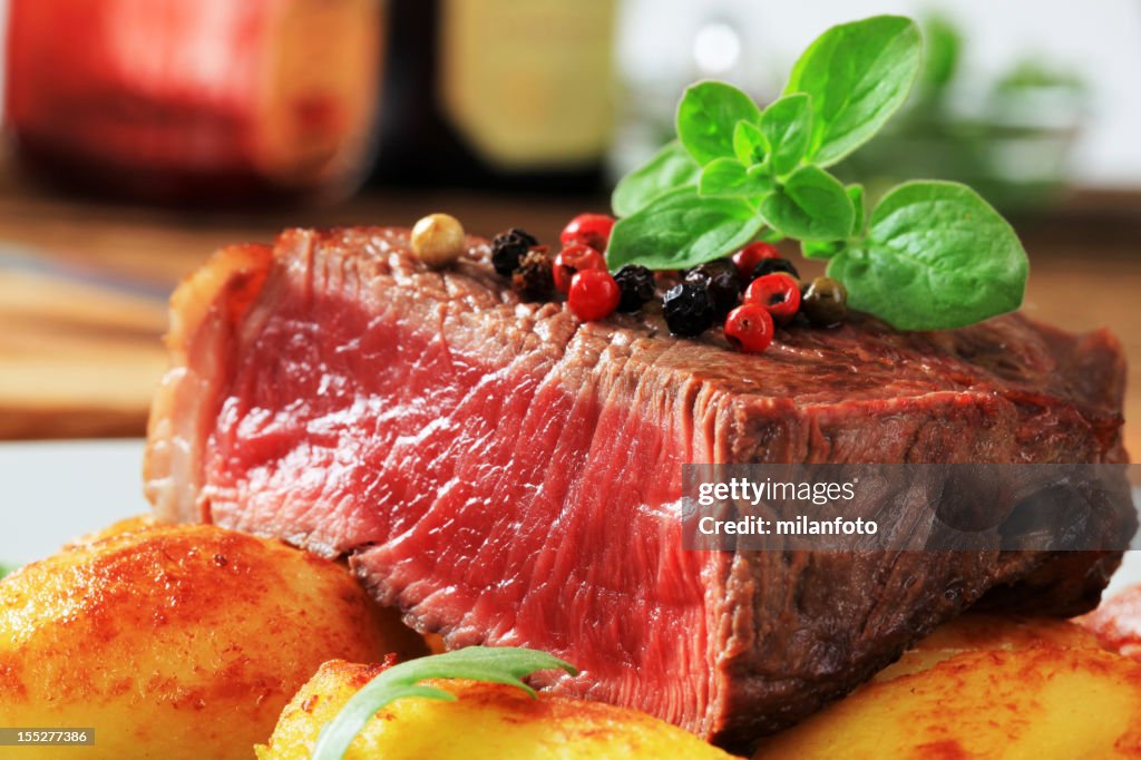 Rindfleisch steak mit gebratenen Kartoffeln