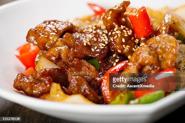 porc aigre-doux - chinese food photos et images de collection