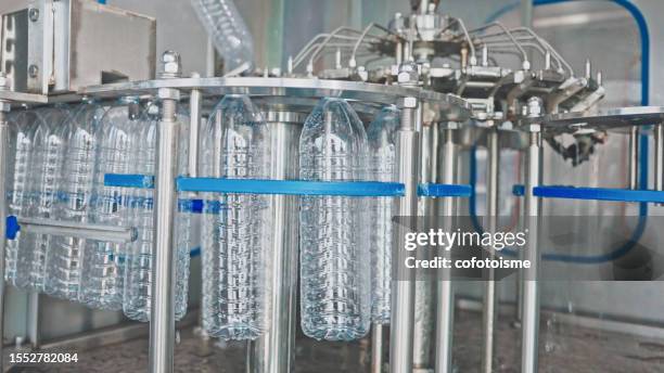 bottled water production and filling line in manufacturer - camren bildbanksfoton och bilder