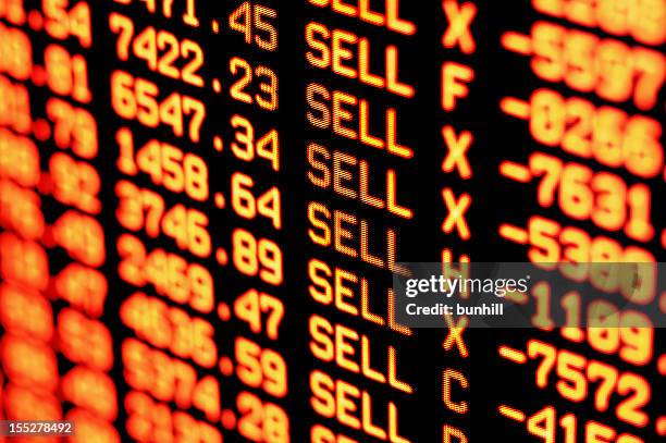 börsencrash verkauf-rabatt im red finanzen zahlen - stock market crash stock-fotos und bilder