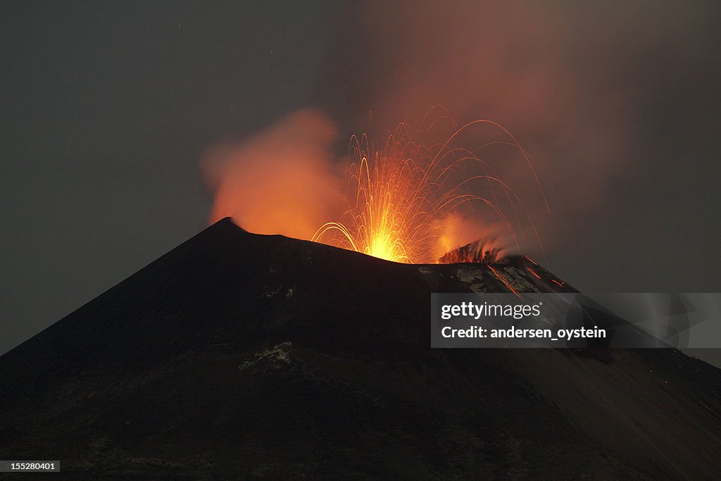 Krakatoa Vulkan Ausbruch, November 2011