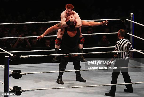 Big Show competes in the ring against Sheamus during the WWE SmackDown World Tour at O2 World on November 2, 2012 in Hamburg, Germany.